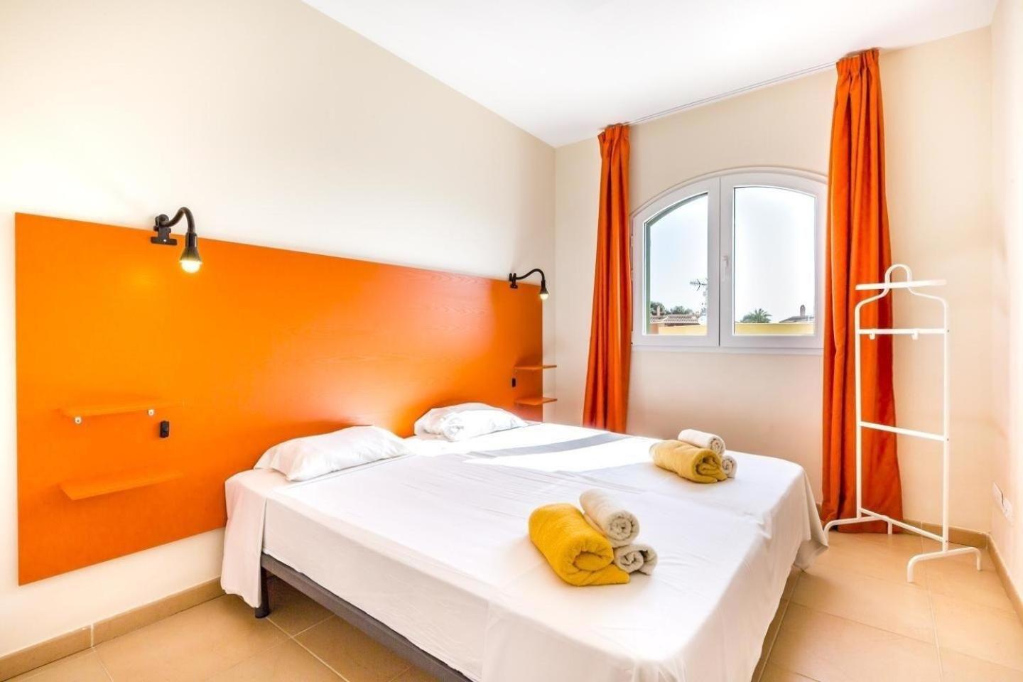 Moderne Reihenhaeuser Mit Gemeinschaftspool In Strandnaehe Und Golfplaetzen In Der Umgebung - A88107 Ferienhaus